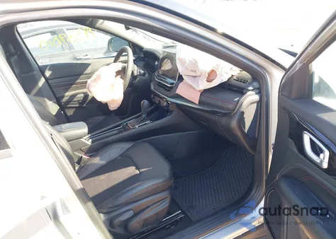 2025 Jeep Compass Trailhawk 4X4 z USA, uszkodzony, nr VIN 3C4NJDDN0ST590450